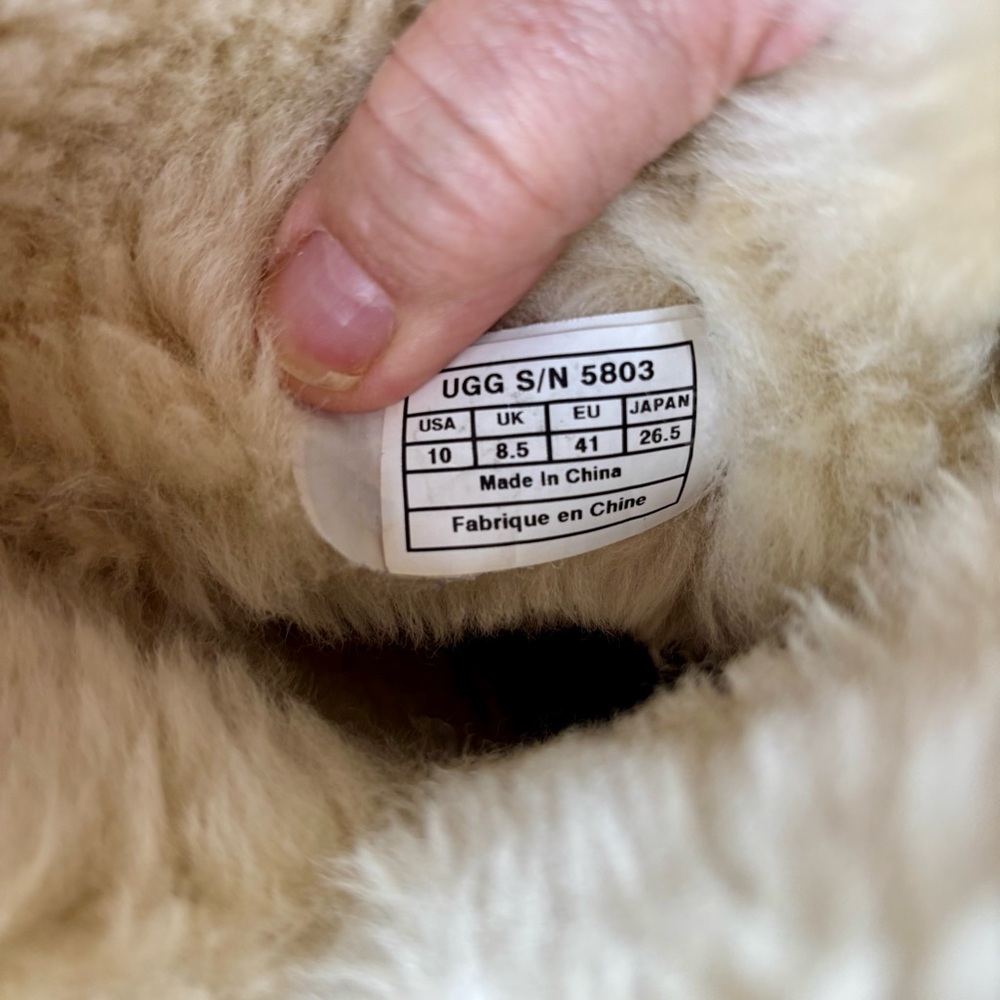 UGG Bailey Button ll Boot size 10 - Picture 11 of 16